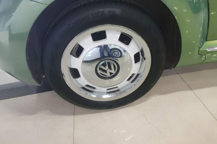 Used Volkswagen Beetle 2015 180TSI model Right Rear Wheel Hub