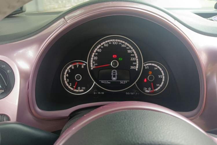 Used Volkswagen Beetle 2015 180TSI model Instrument Cluster