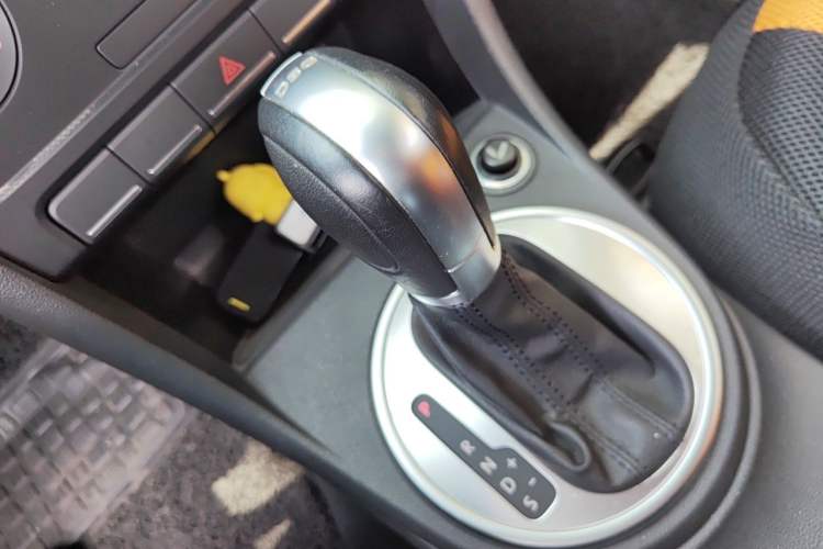 Used Volkswagen Beetle 2015 180TSI model Gear Lever