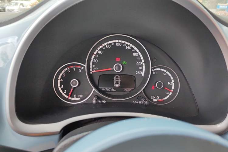 Used Volkswagen Beetle 2015 180TSI model Instrument Cluster