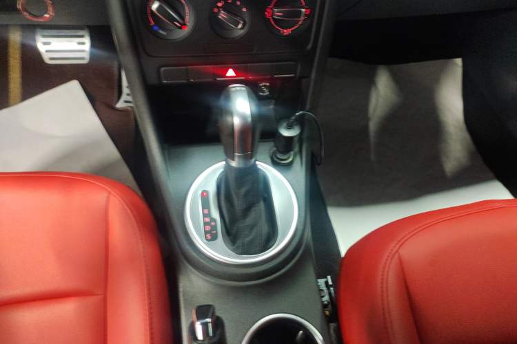 Used Volkswagen Beetle 2015 180TSI model Gear Lever