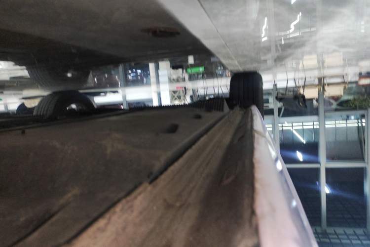 Used Volkswagen Beetle 2015 180TSI model Right Side Sill