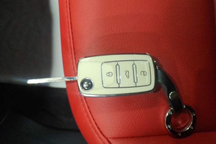 Used Volkswagen Beetle 2015 180TSI model Vehicle Key