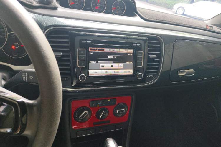 Used Volkswagen Beetle 2015 380TSI Audio And AC Panel