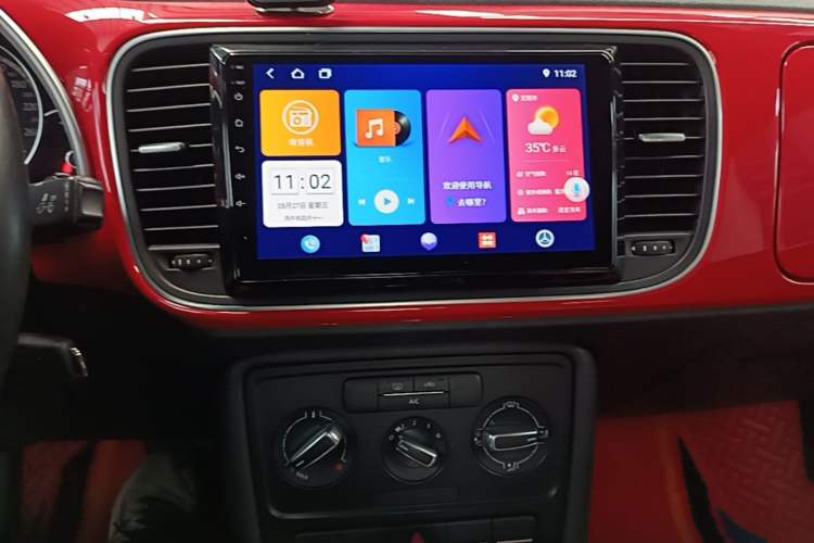 Used Volkswagen Beetle 2015 180TSI model Audio And AC Panel