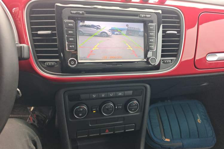 Used Volkswagen Beetle 2015 280TSI Audio And AC Panel