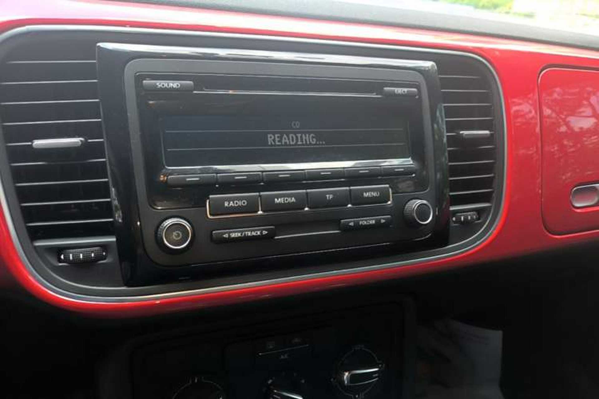 Used Volkswagen Beetle 2015 280TSI Audio And AC Panel