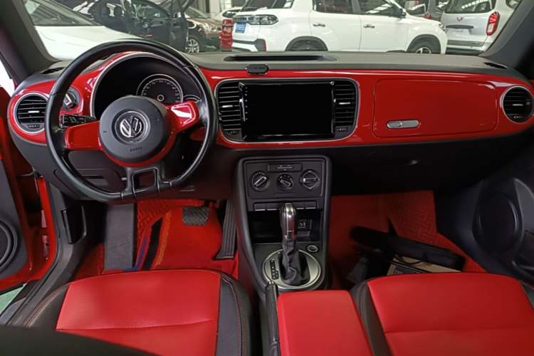 Used Volkswagen Beetle 2015 180TSI model Center Console