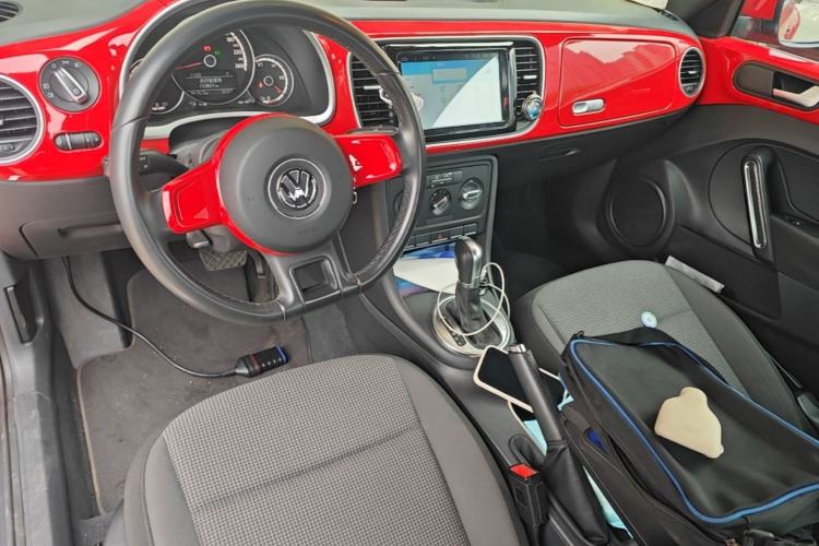 Used Volkswagen Beetle 2015 180TSI model Center Console