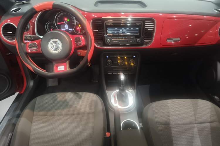 Used Volkswagen Beetle 2015 280TSI Center Console