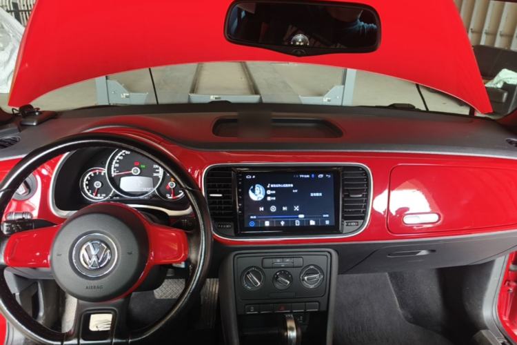 Used Volkswagen Beetle 2015 180TSI model Center Console
