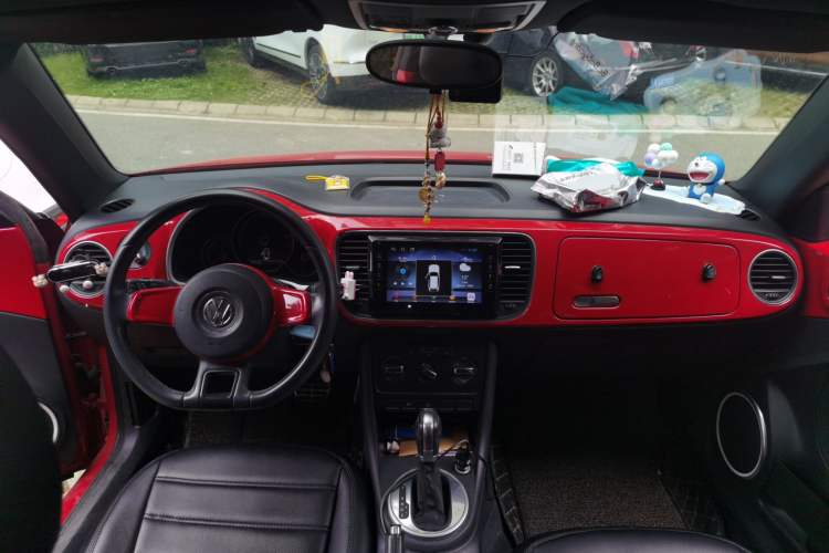 Used Volkswagen Beetle 2015 180TSI model Center Console