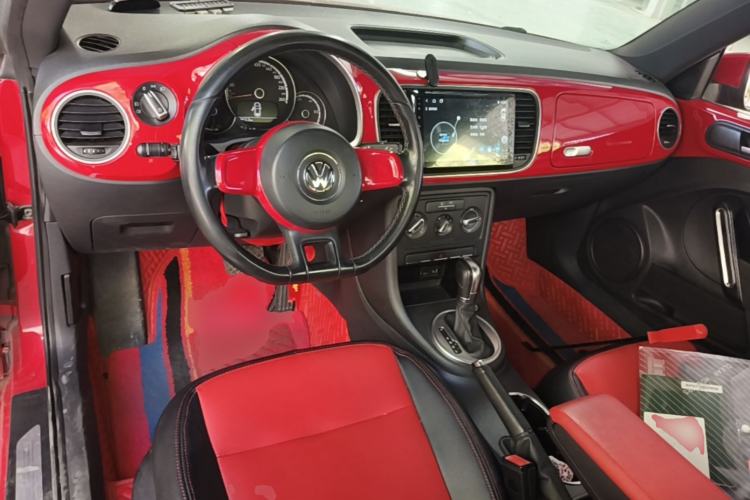 Used Volkswagen Beetle 2015 180TSI model Center Console