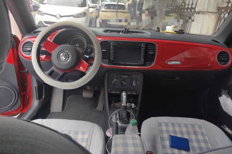 Used Volkswagen Beetle 2015 180TSI model Center Console