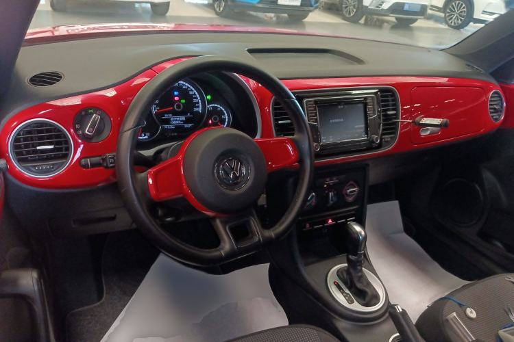 Used Volkswagen Beetle 2015 180TSI model Center Console