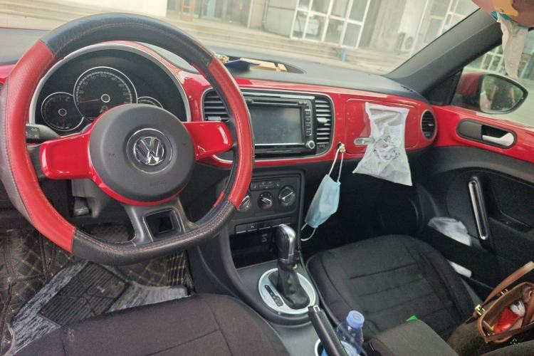 Used Volkswagen Beetle 2015 180TSI model Center Console