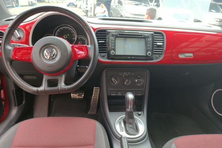 Used Volkswagen Beetle 2015 180TSI model Center Console