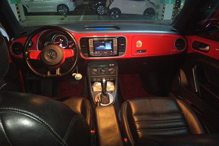 Used Volkswagen Beetle 2015 180TSI model Center Console