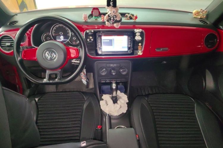 Used Volkswagen Beetle 2015 180TSI model Center Console