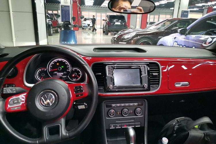 Used Volkswagen Beetle 2015 180TSI Convertible Edition Center Console