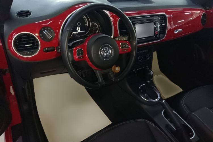 Used Volkswagen Beetle 2015 180TSI model Center Console