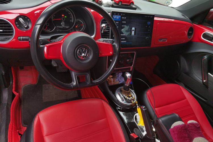 Used Volkswagen Beetle 2015 180TSI model Center Console