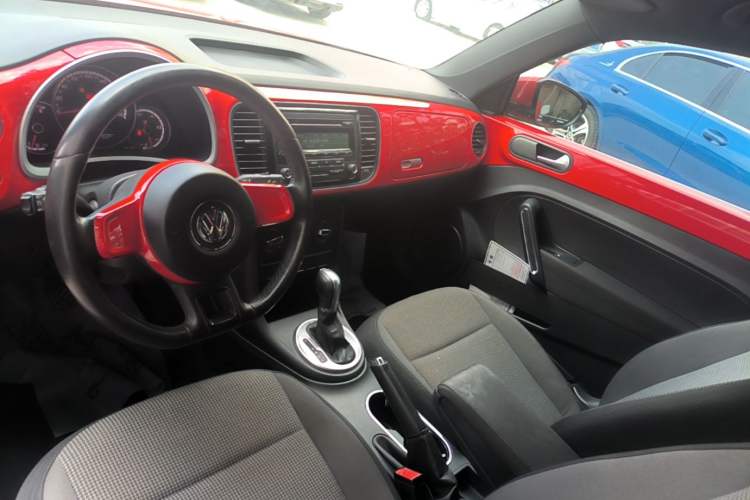 Used Volkswagen Beetle 2015 280TSI Center Console
