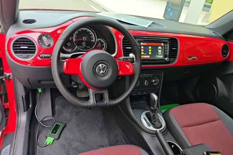 Used Volkswagen Beetle 2015 180TSI model Center Console