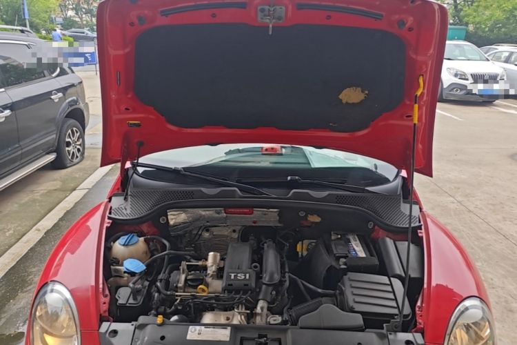 Used Volkswagen Beetle 2015 180TSI model Engine Bay
