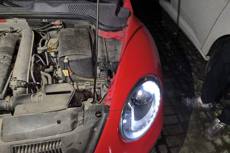 Used Volkswagen Beetle 2015 180TSI model Engine Bay Left