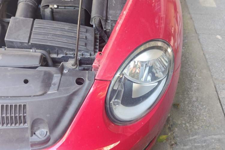 Used Volkswagen Beetle 2015 280TSI Engine Bay Left
