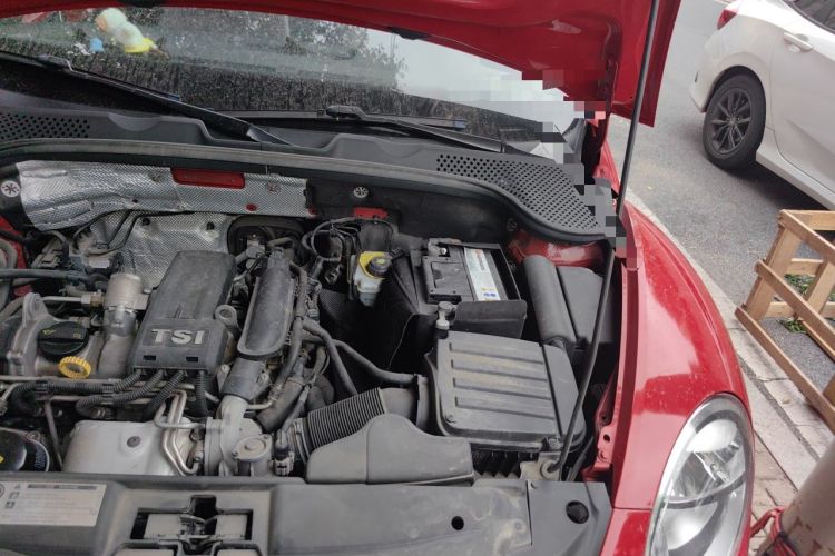 Used Volkswagen Beetle 2015 180TSI model Engine Bay Left