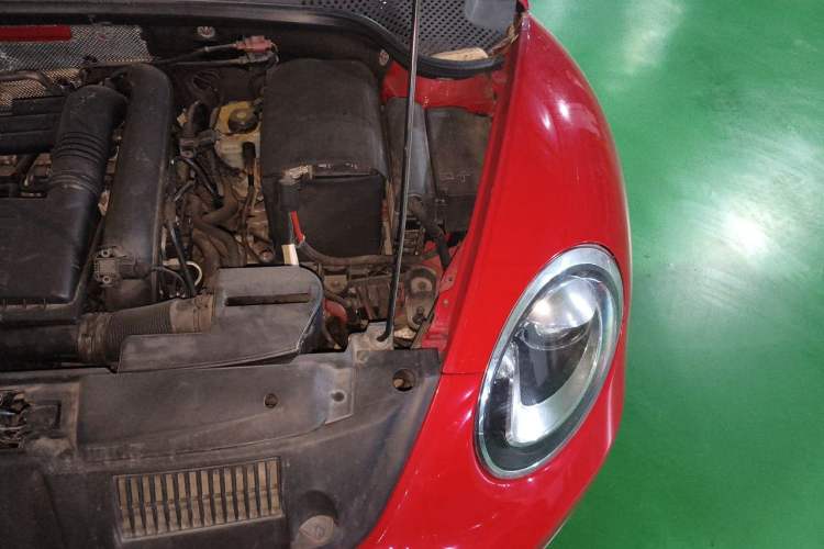 Used Volkswagen Beetle 2015 180TSI model Engine Bay Left