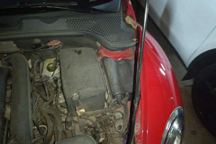 Used Volkswagen Beetle 2015 180TSI model Engine Bay Left