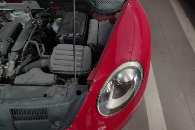 Used Volkswagen Beetle 2015 180TSI model Engine Bay Left