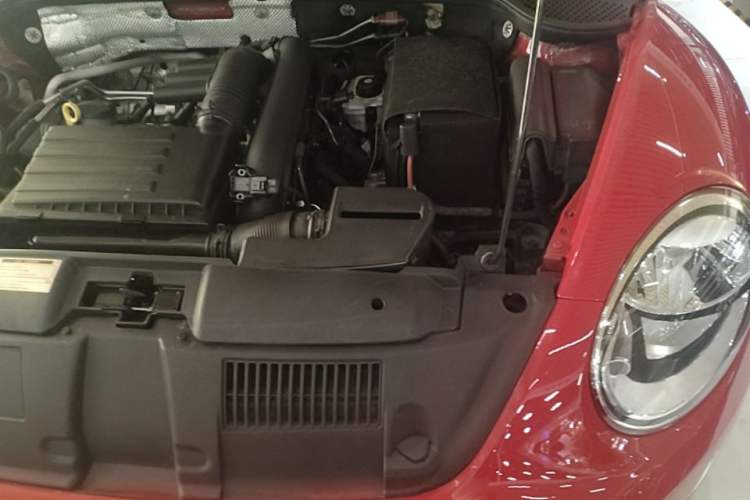 Used Volkswagen Beetle 2015 180TSI model Engine Bay Left