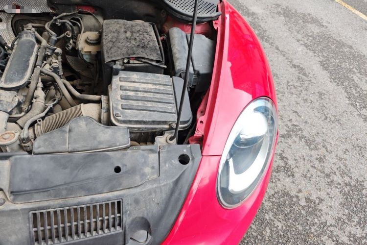 Used Volkswagen Beetle 2015 180TSI model Engine Bay Left