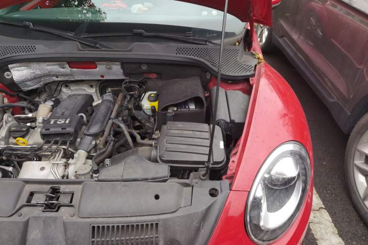 Used Volkswagen Beetle 2015 180TSI model Engine Bay Left