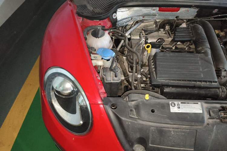 Used Volkswagen Beetle 2015 180TSI model Engine Bay Right
