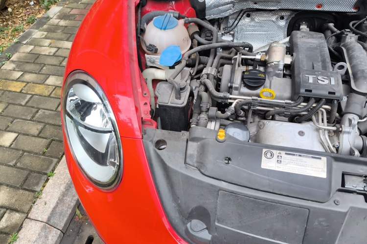 Used Volkswagen Beetle 2015 180TSI model Engine Bay Right