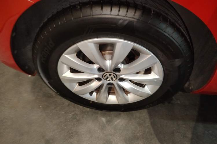 Used Volkswagen Beetle 2015 180TSI model Exterior 2