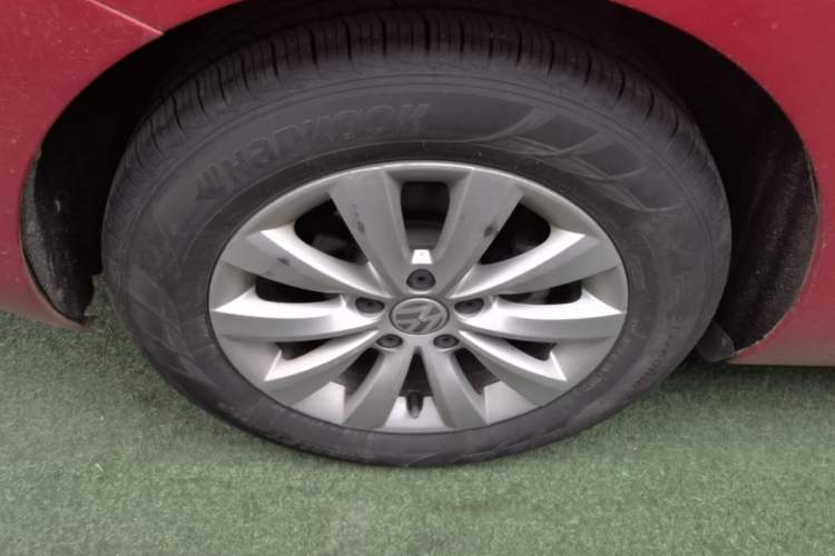 Used Volkswagen Beetle 2015 180TSI model Exterior 3