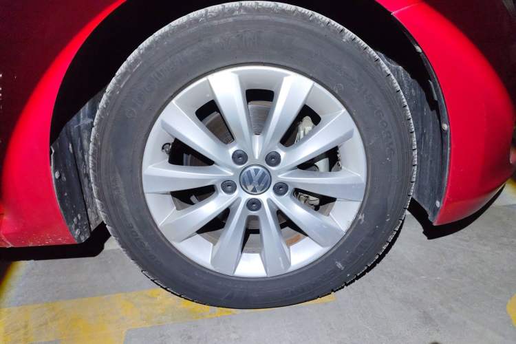 Used Volkswagen Beetle 2015 180TSI model Exterior 4