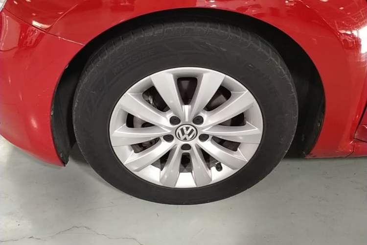 Used Volkswagen Beetle 2015 180TSI model Exterior 4