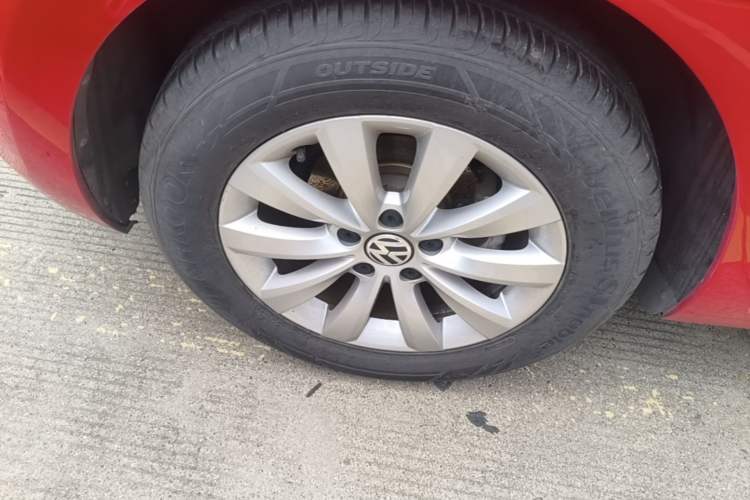 Used Volkswagen Beetle 2015 180TSI model Exterior 5