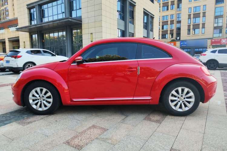 Used Volkswagen Beetle 2015 180TSI model Exterior 5