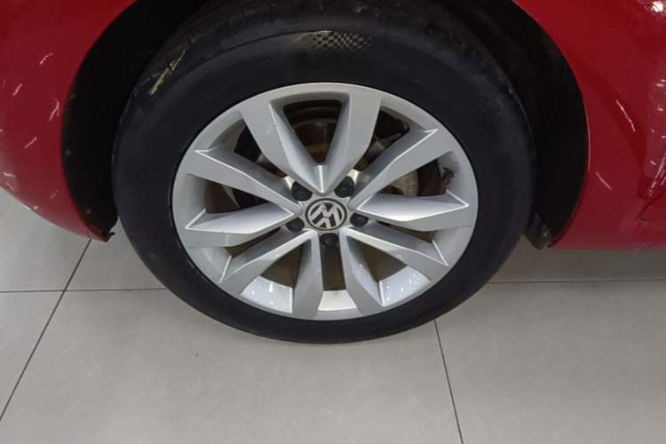 Used Volkswagen Beetle 2015 180TSI model Exterior 5