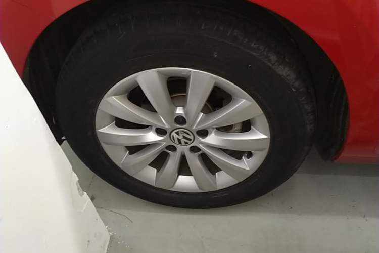 Used Volkswagen Beetle 2015 180TSI model Exterior 5