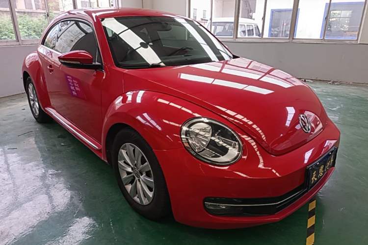 Used Volkswagen Beetle 2015 180TSI model Front Right 45 Deg