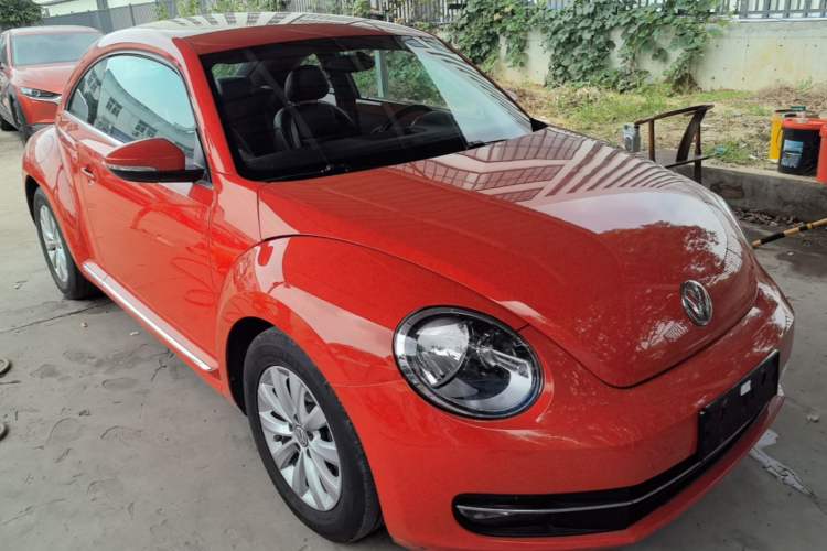 Used Volkswagen Beetle 2015 180TSI model Front Right 45 Deg